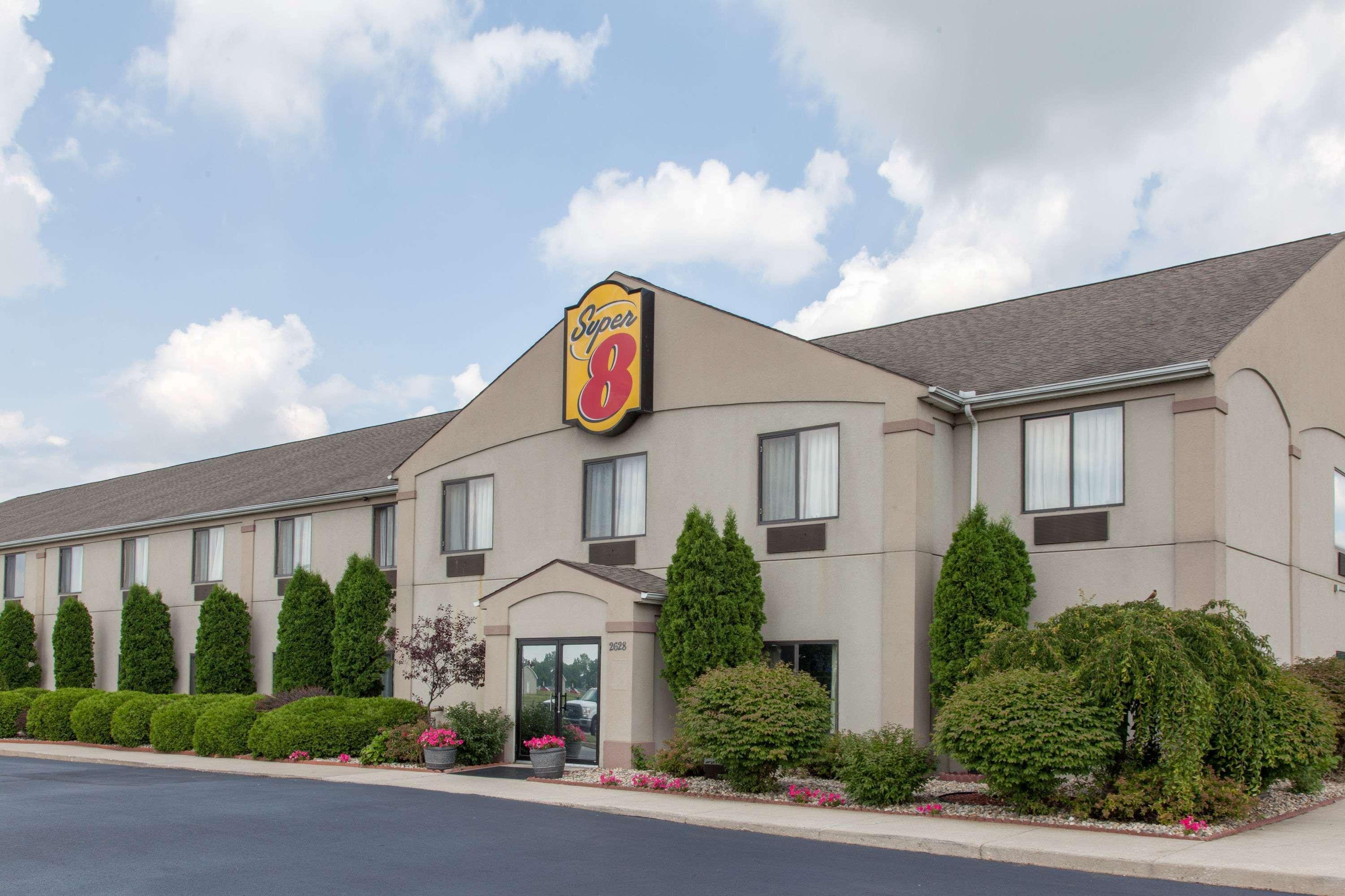 Super 8 By Wyndham Goshen Motel Exterior photo